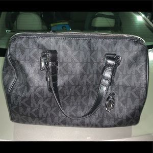 New Auth Michael Kors Black Mono Grayson